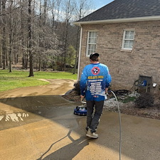 -Driveway-Cleaning-in-Blountville-Tennessee-Professional-Pressure-Washing-by-Ryce-Clean 0