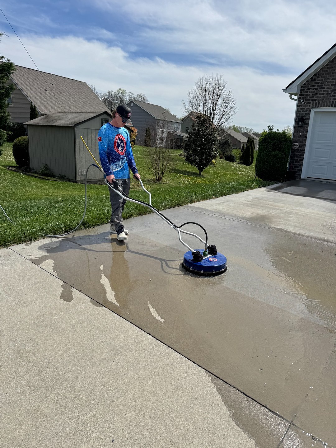 ✨ Driveway Cleaning in Jonesborough, Tennessee | Professional Pressure Washing by Ryce & Clean