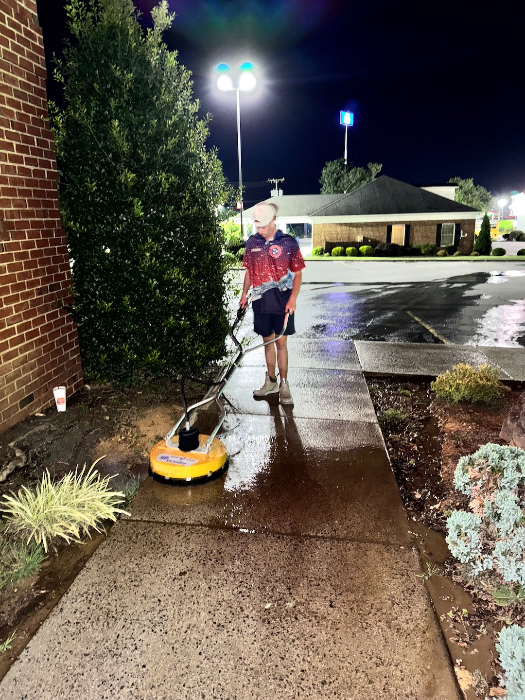 Commercial Pressure Washing in Abingdon, VA – Ryce & Clean Delivers Outstanding Results for Burger King