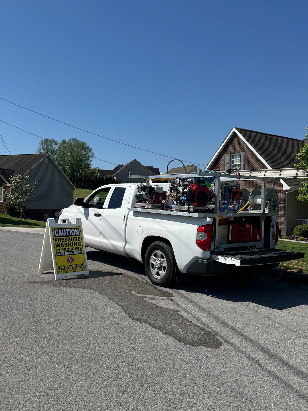 Driveway Cleaning in Johnson City: Ryce & Clean Delivers Another Incredible Concrete Cleaning Transformation