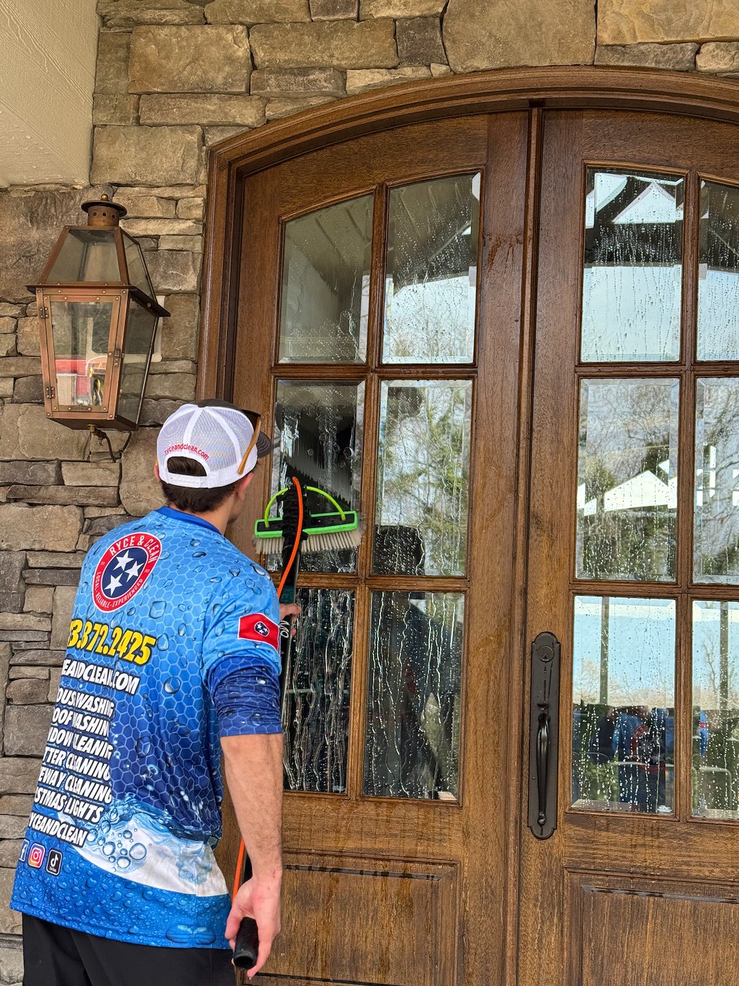 Exterior Window Cleaning in Greeneville, Tennessee – Streak-Free Shine by Ryce & Clean