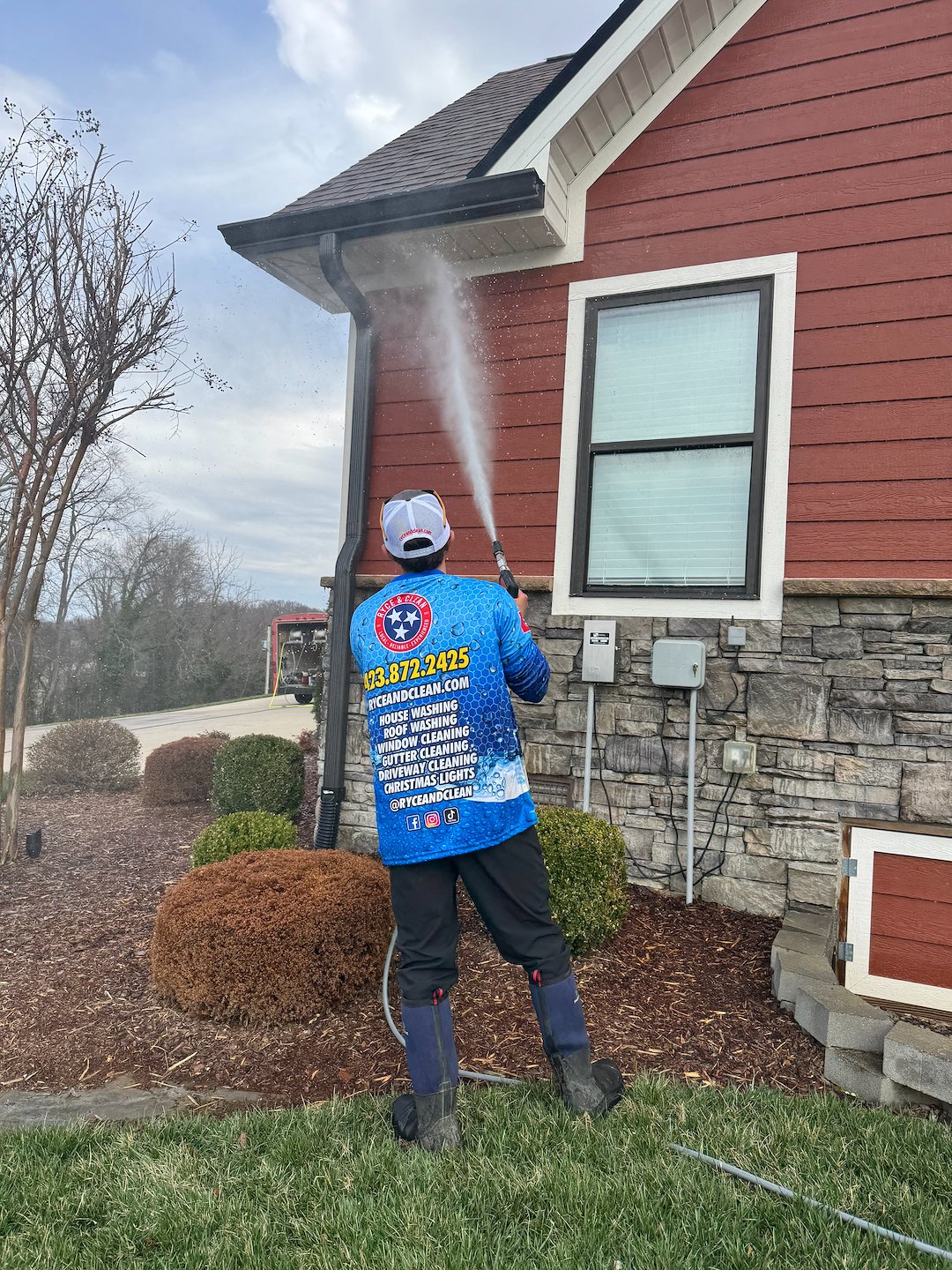 House Wash in Greeneville, Tennessee – Professional Soft Washing by Ryce & Clean (1)