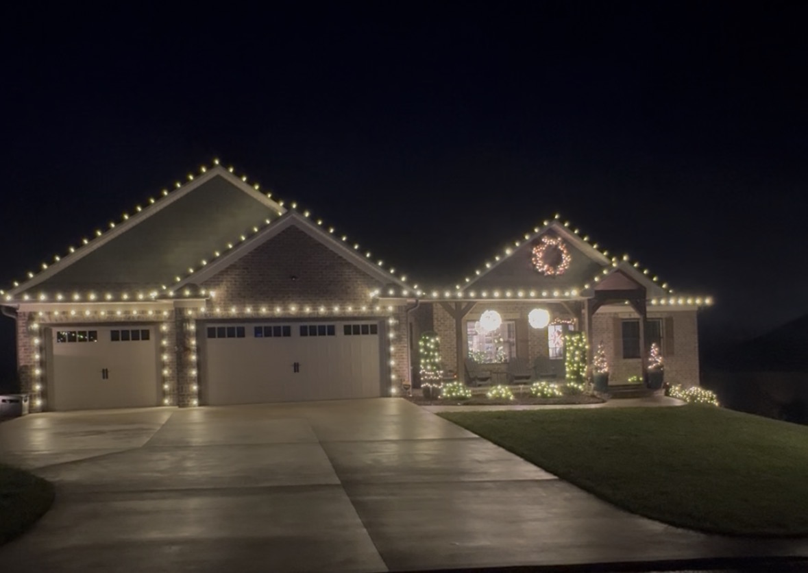 Warm white done RIGHT ✨ This house is glowing for the holidays! Another clean install wrapped up 🎄🙌
